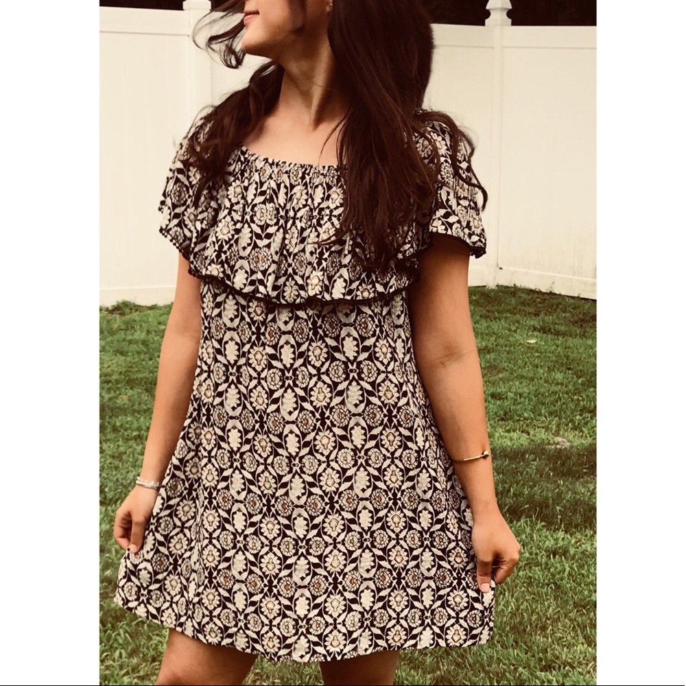 Black & Beige Optional Off-the-Shoulder Dress